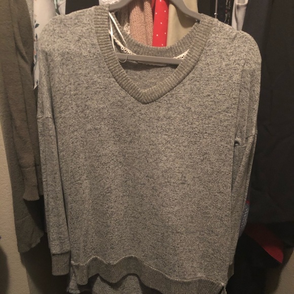 Super soft sweater with high low hem - Picture 1 of 1